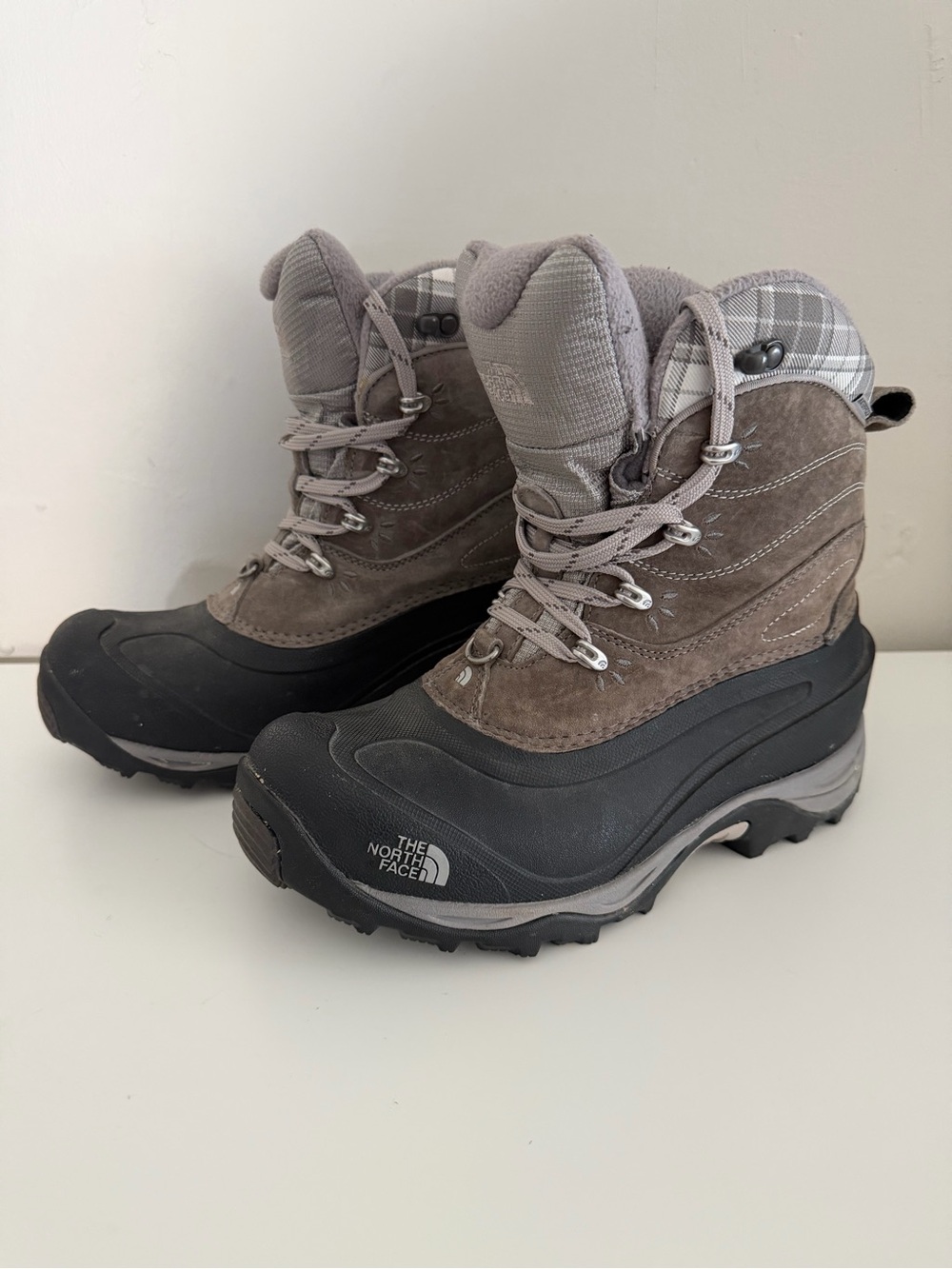 The North Face women’s 7.5 winter hiking rain outdoor active trail snow boots